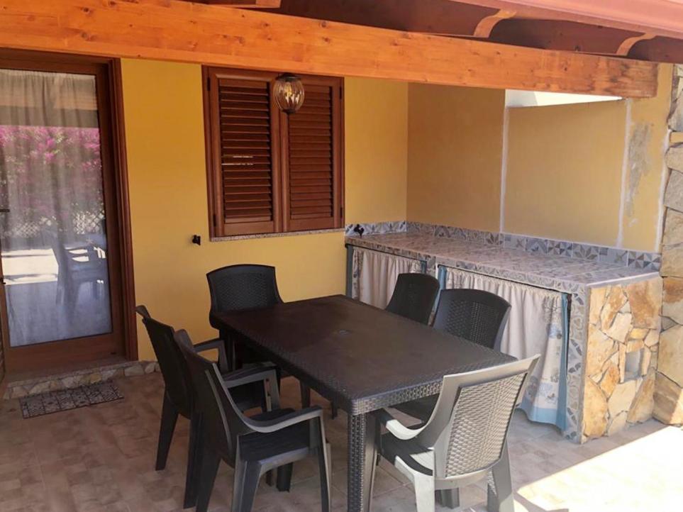 B&B Il Mirto Bianco San Giovanni Suergiu Luaran gambar