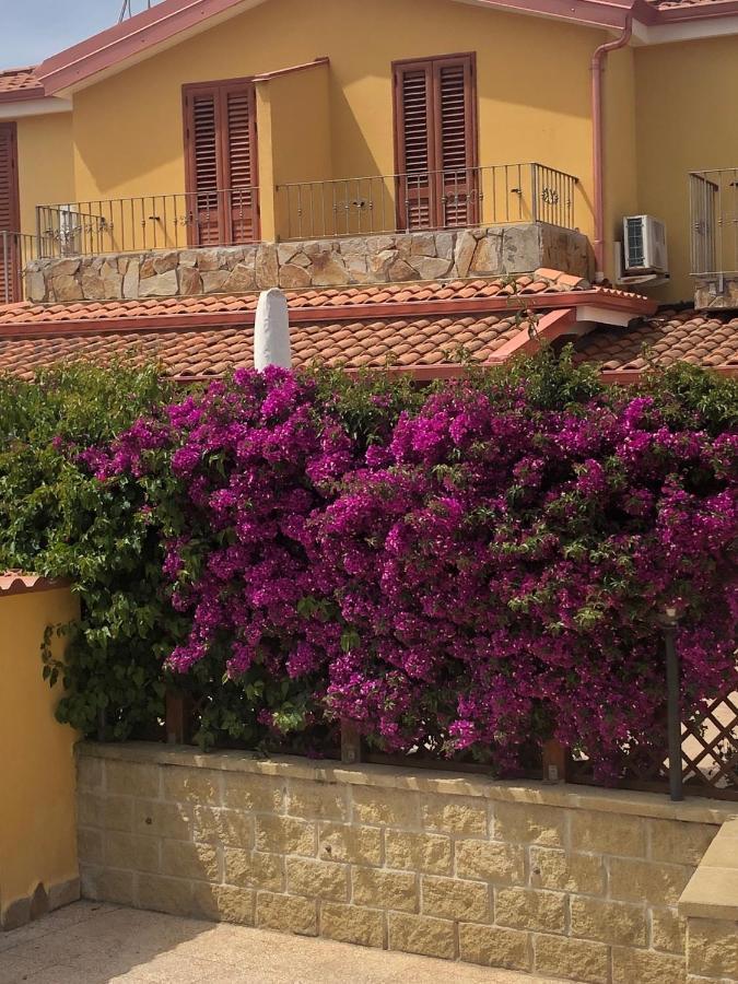 B&B Il Mirto Bianco San Giovanni Suergiu Luaran gambar