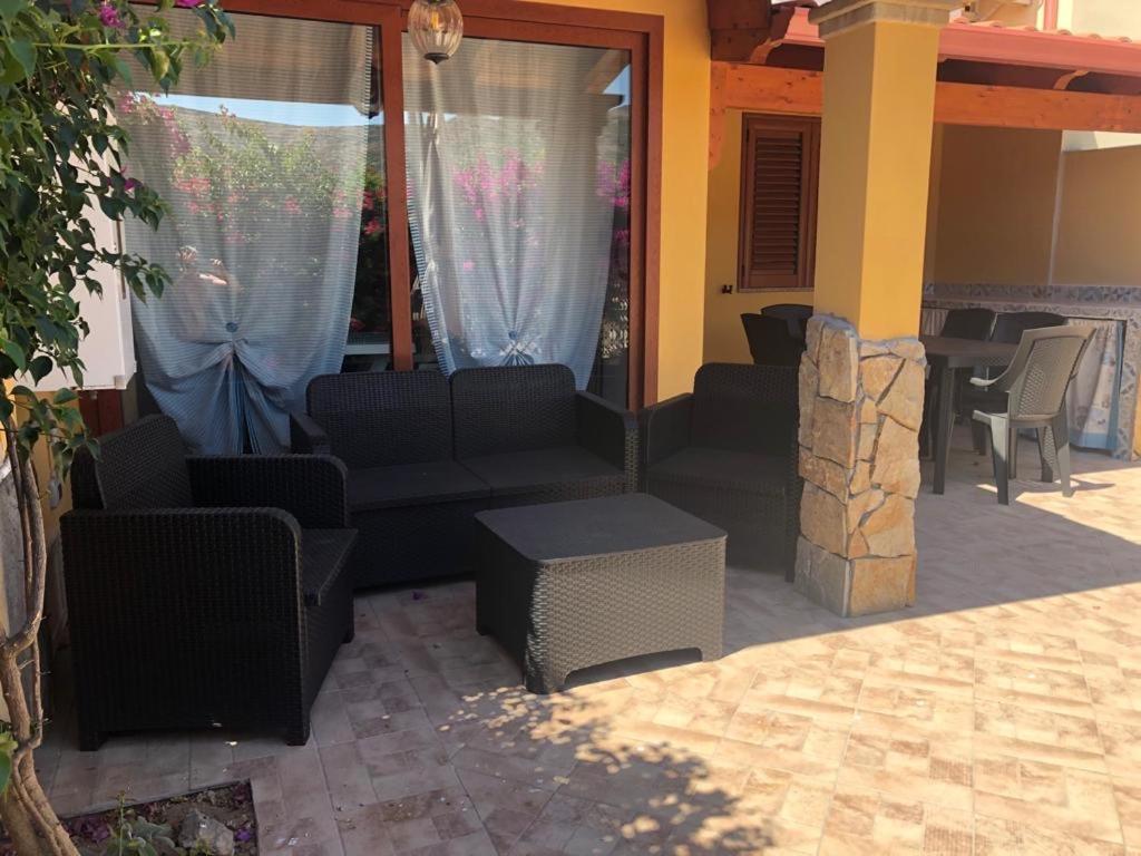 B&B Il Mirto Bianco San Giovanni Suergiu Luaran gambar